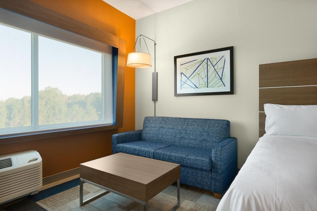 Holiday Inn Express & Suites - Fayetteville South By Ihg Экстерьер фото