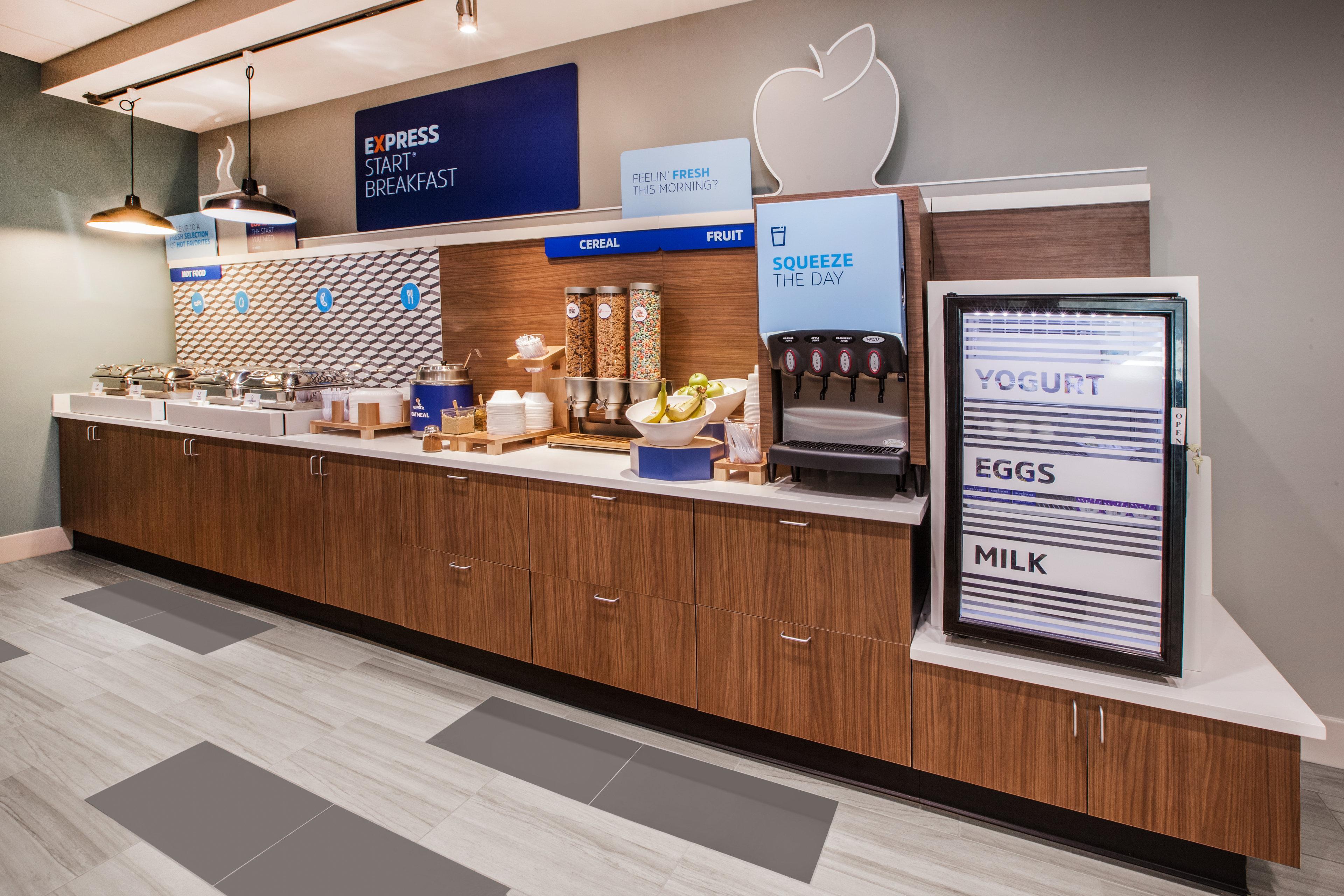 Holiday Inn Express & Suites - Fayetteville South By Ihg Экстерьер фото