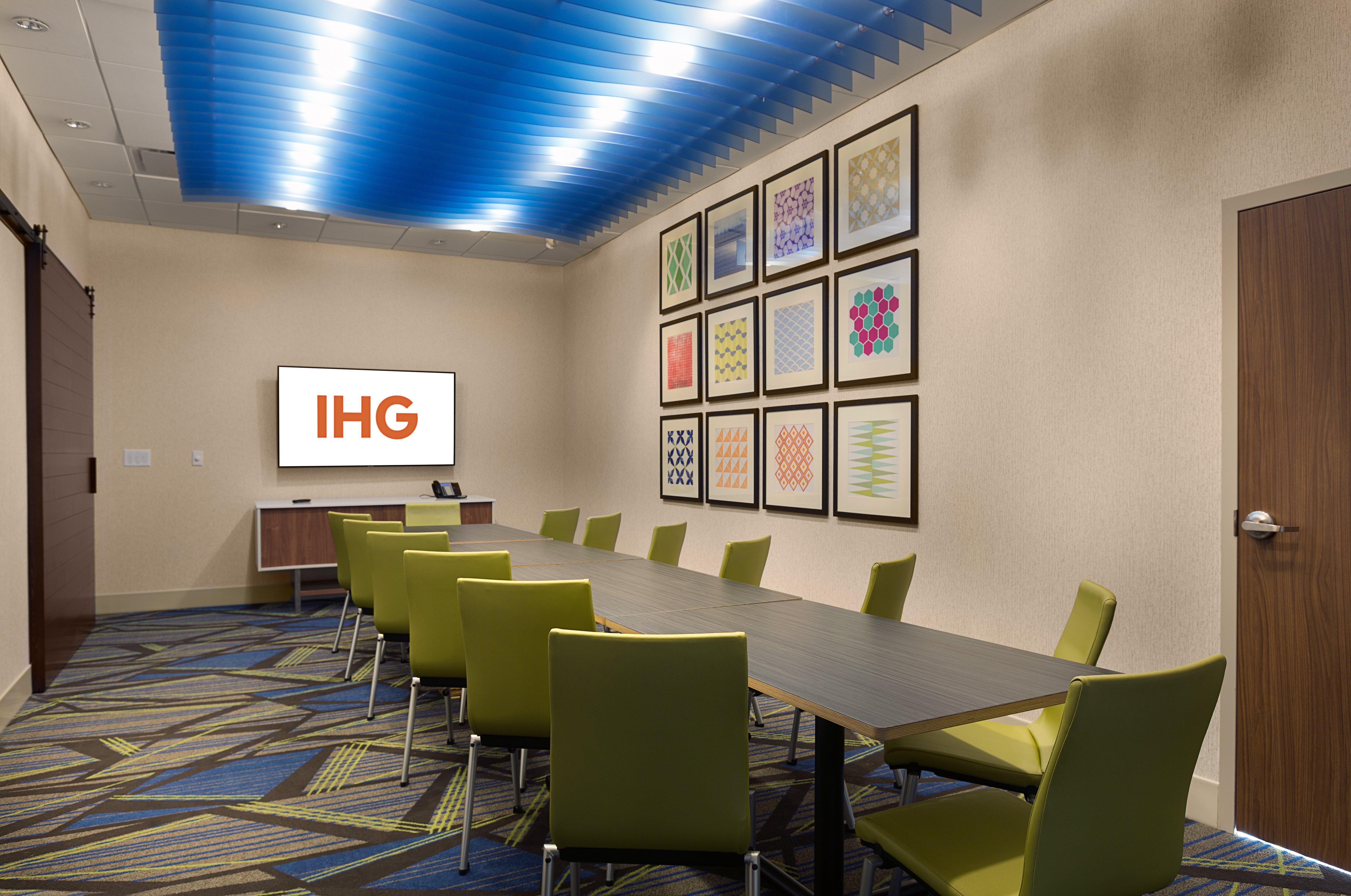 Holiday Inn Express & Suites - Fayetteville South By Ihg Экстерьер фото