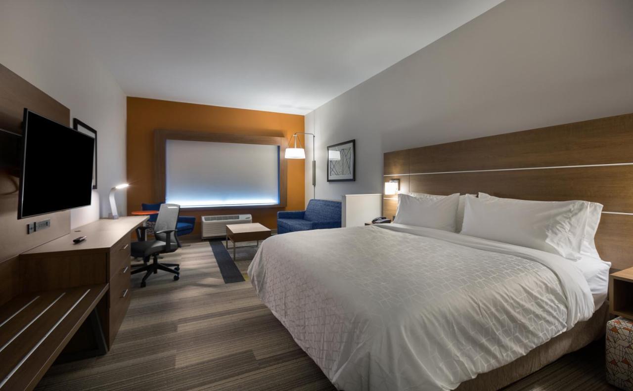 Holiday Inn Express & Suites - Fayetteville South, An Ihg Hotel Экстерьер фото